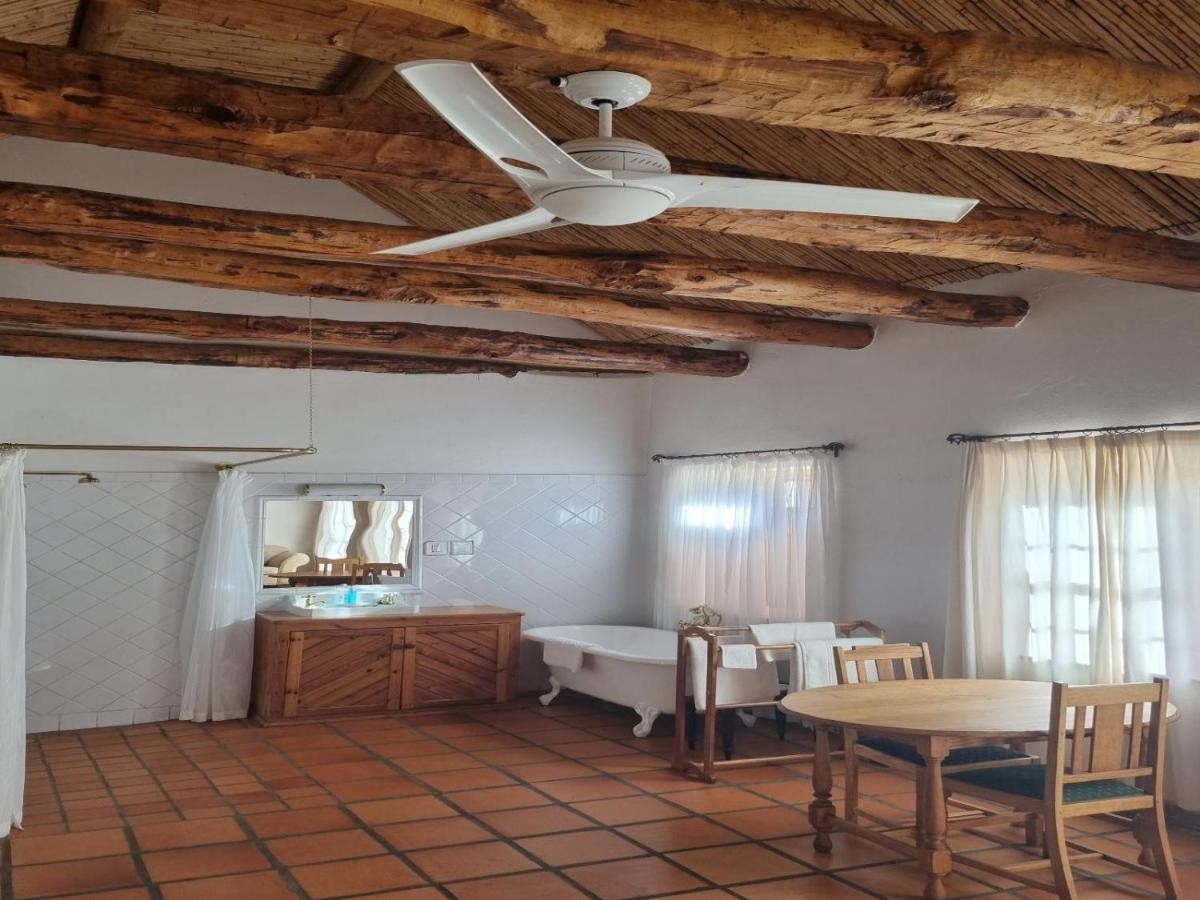شقة Red Mountain Ridge Karoo Oasis And Guest Farm Buffelskloof المظهر الخارجي الصورة